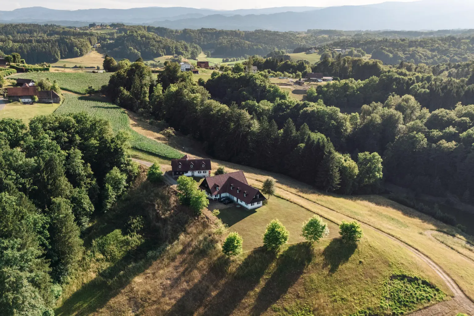 Traumhaftes Anwesen in Alleinlage mit Fischteich und Wald in 8522 Groß St. Florian