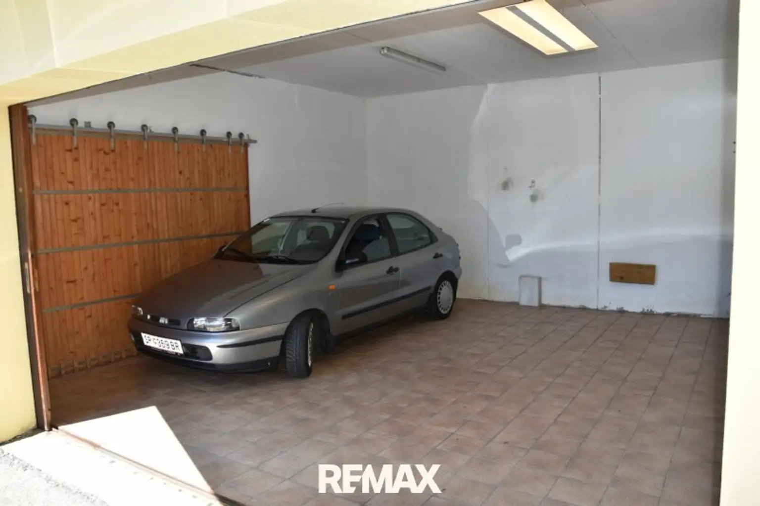 große Garage