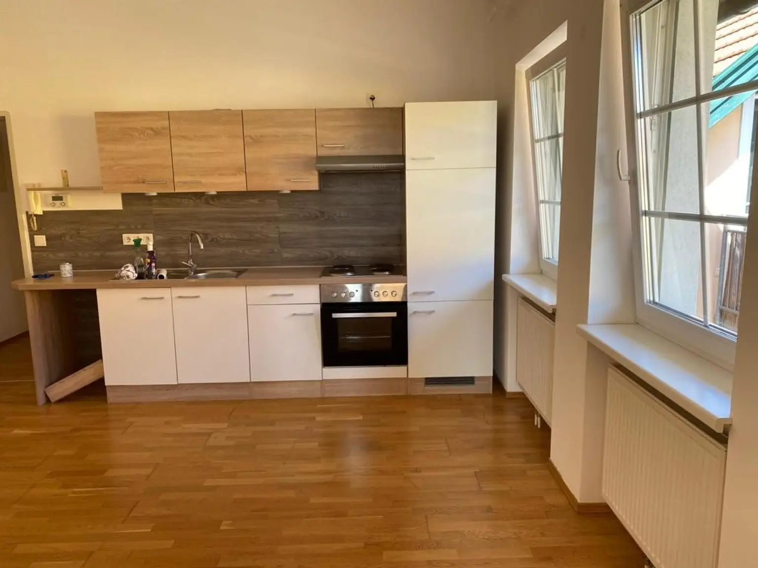 SOFORTBEZUG ,DREIZIMMERWOHNUNG MIT BALKON..! ! !