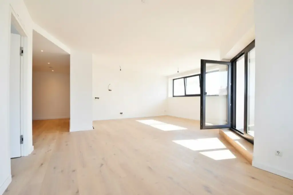 Charmantes Dachgeschoss-Domizil mit Loggia in urbaner Toplage