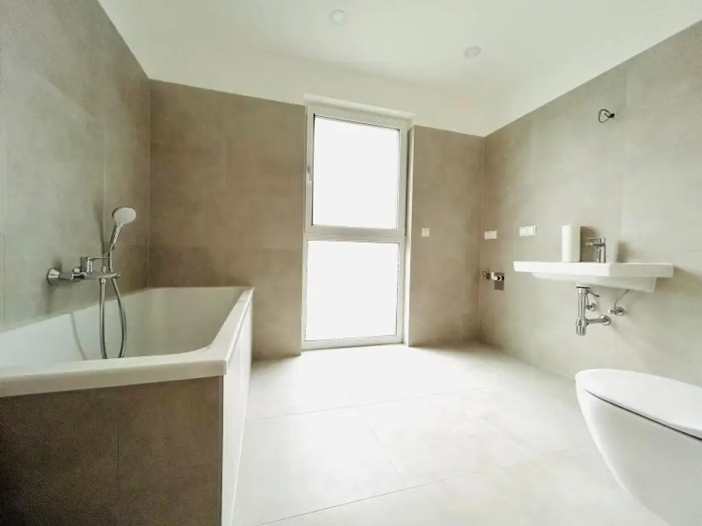 ERSTBEZUG! Doppelhaus mit Garten - Balkon - DG-Terrasse und PKW-Stellplatz | Hochwertige Ausstattung