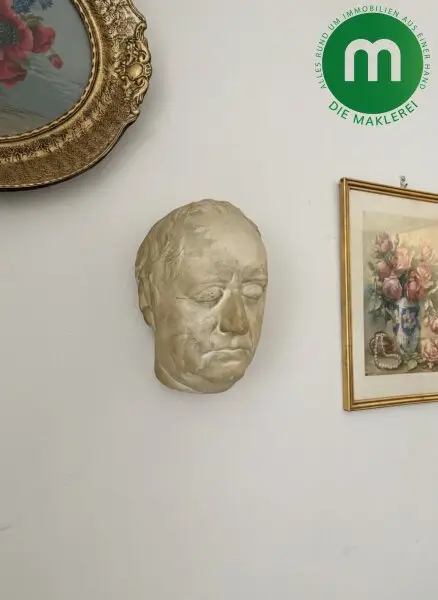 Altbauvilla aus der Jahrhundertwende mit großzügiger Liegenschaft