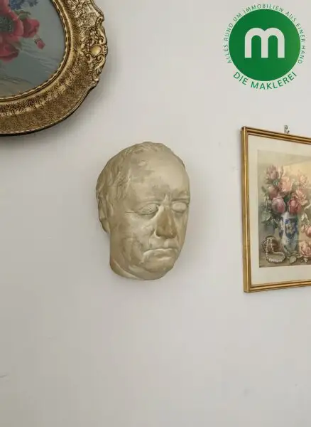 Altbauvilla aus der Jahrhundertwende mit großzügiger Liegenschaft