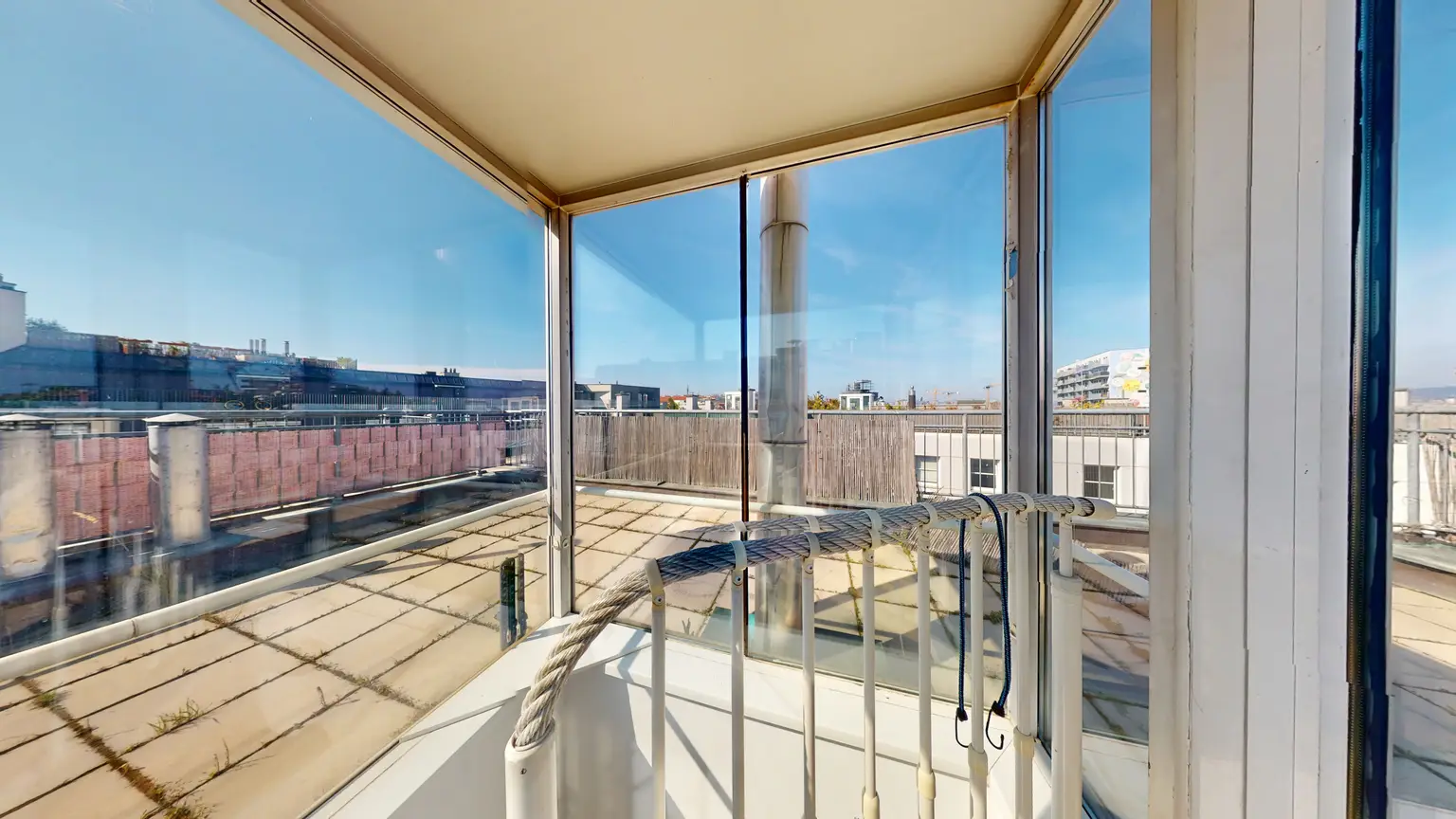 3-Zimmer-Wohnung mit privater Dachterrasse, Klimaanlage und Ruhelage