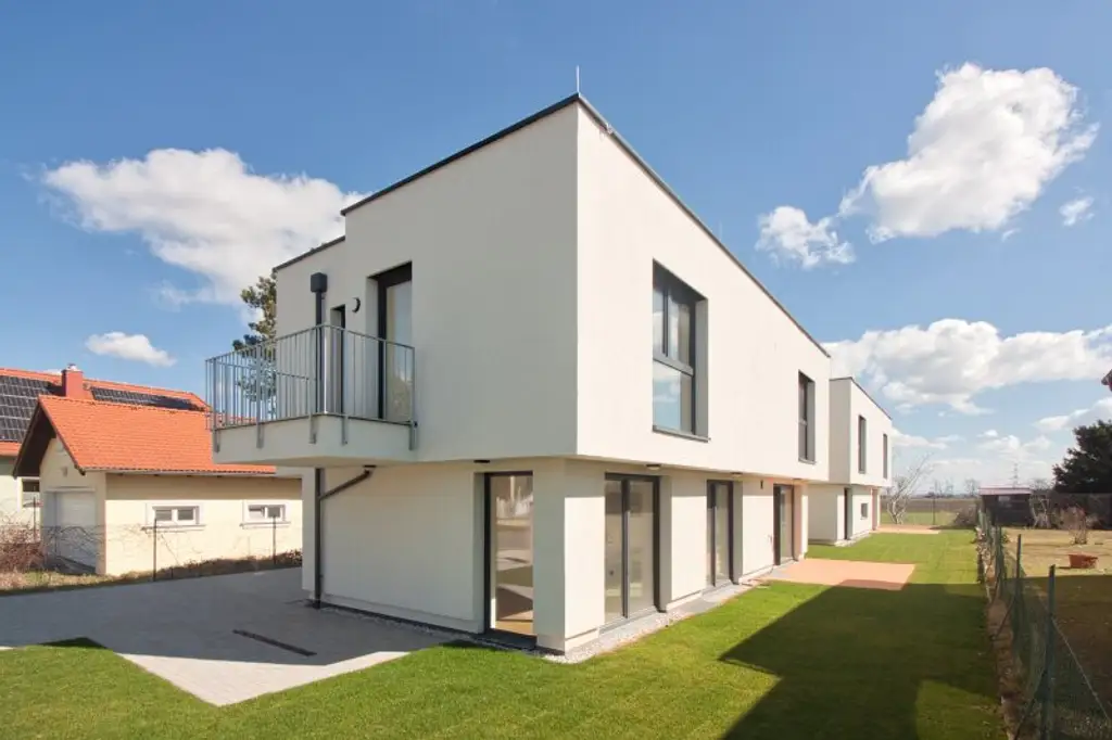 MODERNES EINFAMILIENHAUS | Ziegelmassivbauweise | viel Platz, lichtdurchflutet & optimale Raumaufteilung | inkl. Stellplatz