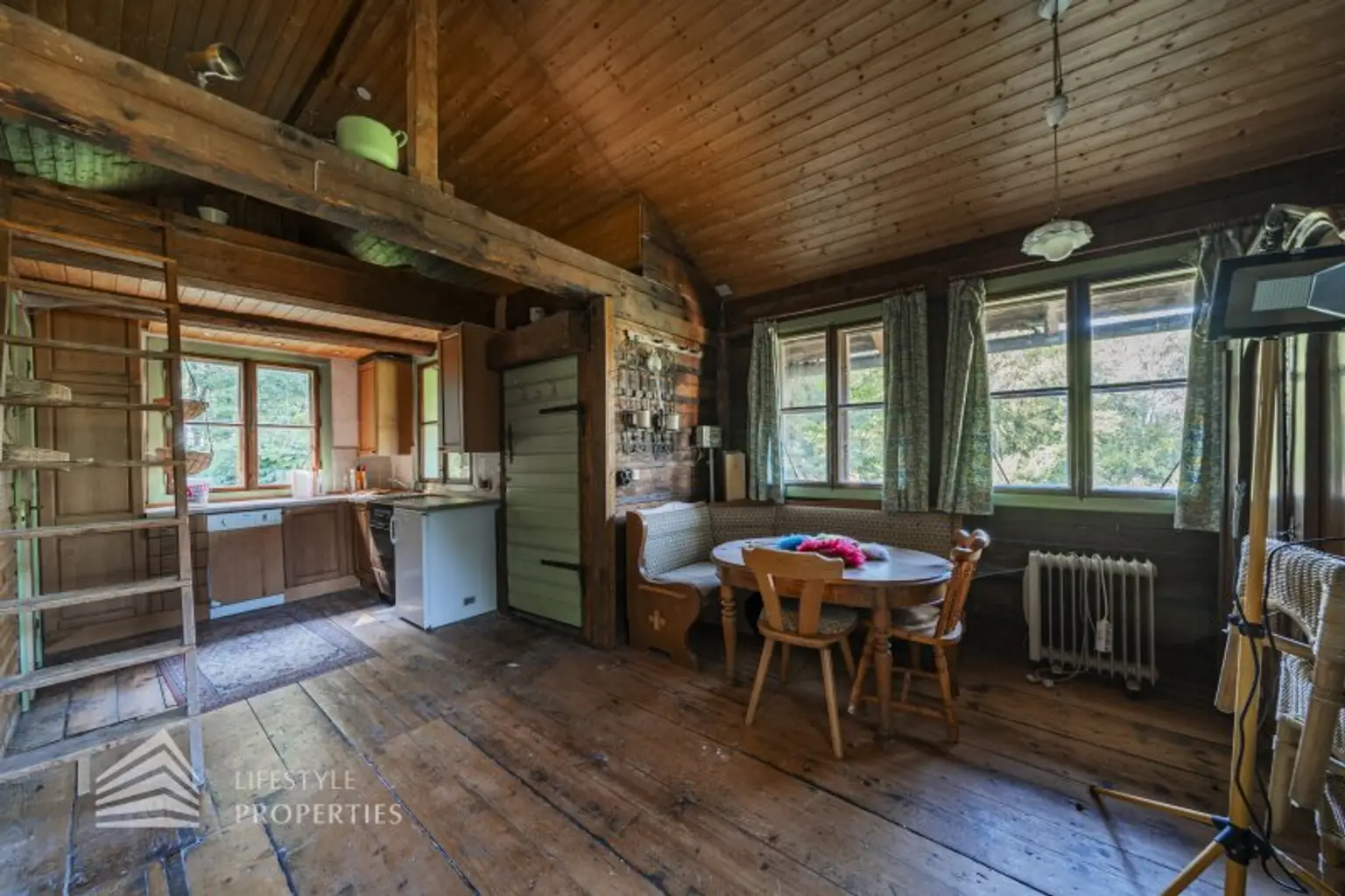 Wunderschöne Villa mit Pool und weitläufigem Grundstück, Nähe Pressbaum