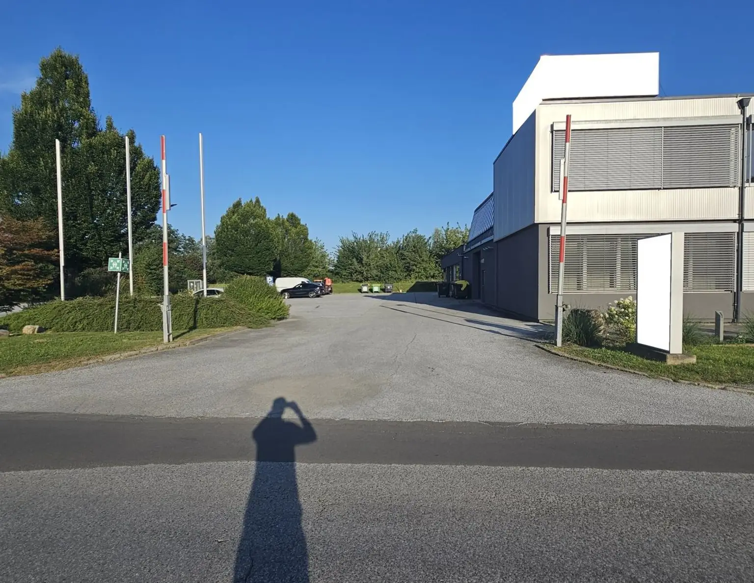 444m² große Halle, optional mit Küche, WC und Parkplätzen, nur 2 Autominuten bis zur Autobahn in Gleisdorf bei Graz