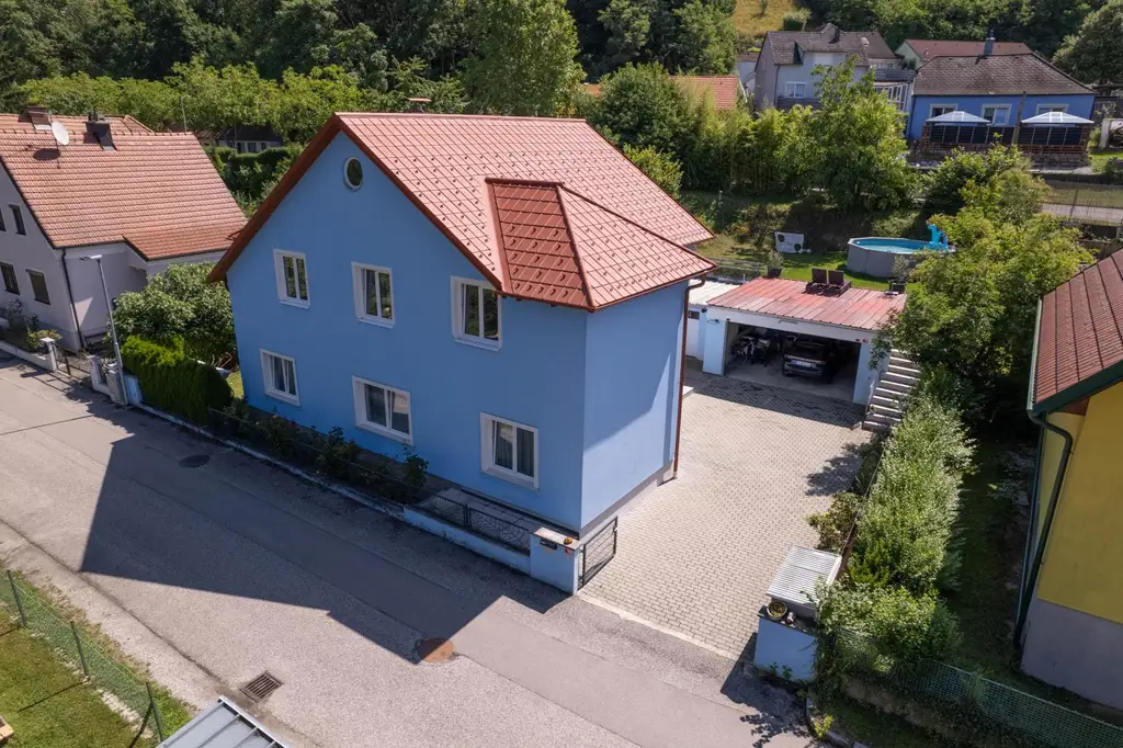 Mehrfamilienhaus mit 2 getrennten Wohneinheiten