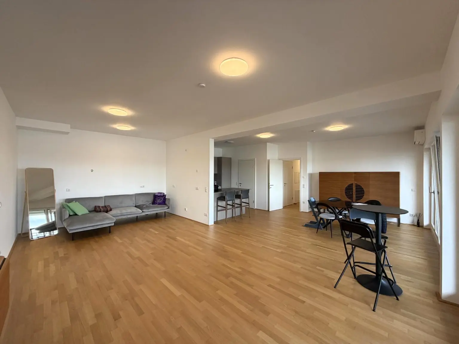 Wohn-/Essküche / klimatisiert