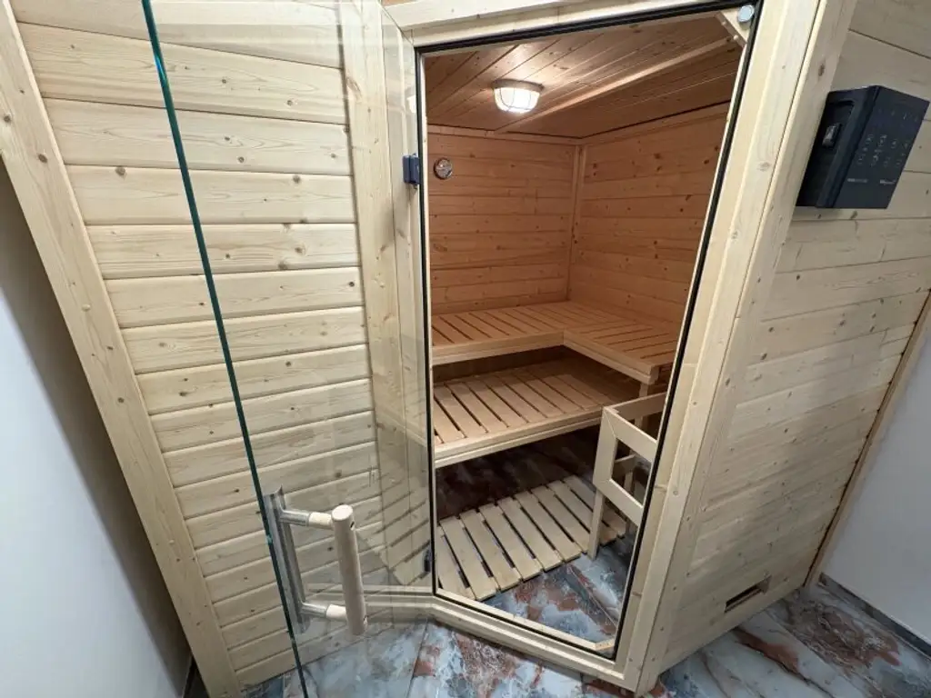 Stadt trifft Natur - Elegante 2-Zimmer Wohnung mit Klimaanlage, Sauna & Terrasse