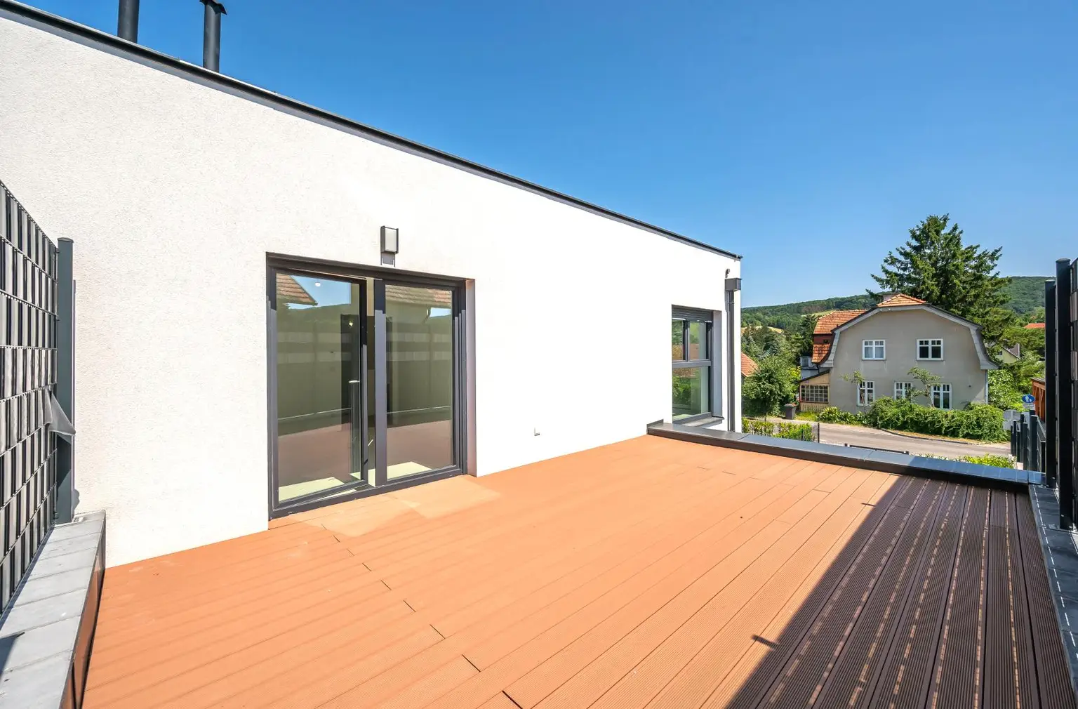 Erstbezug: Doppel-Haushälfte mit Fernblick und Wohlfühlambiente