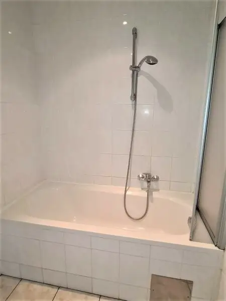 DACHGESCHOSS, AUGARTEN-NÄHE, 87 m² Maisonette mit 10 m2 Terrasse, Wohnküche, 2 Zimmer, Galerie, 2 Bäder, Rembrandtstraße