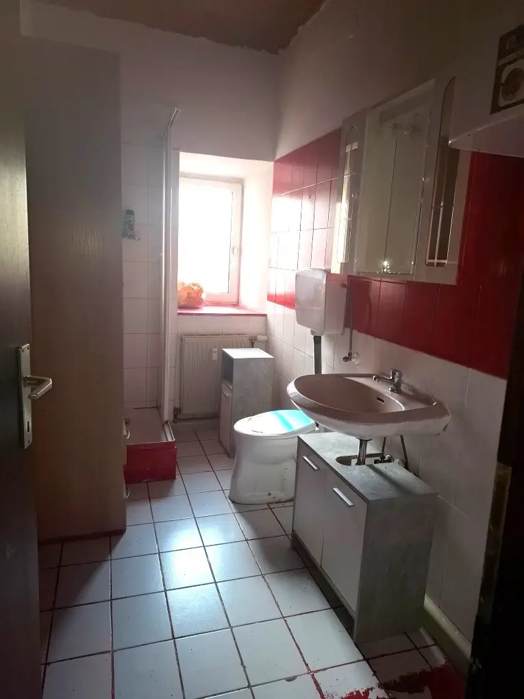 Renovierungsbedürftige 3-Zimmer-Altbau-Wohnung im Zentrum von Trofaiach nahe Leoben !