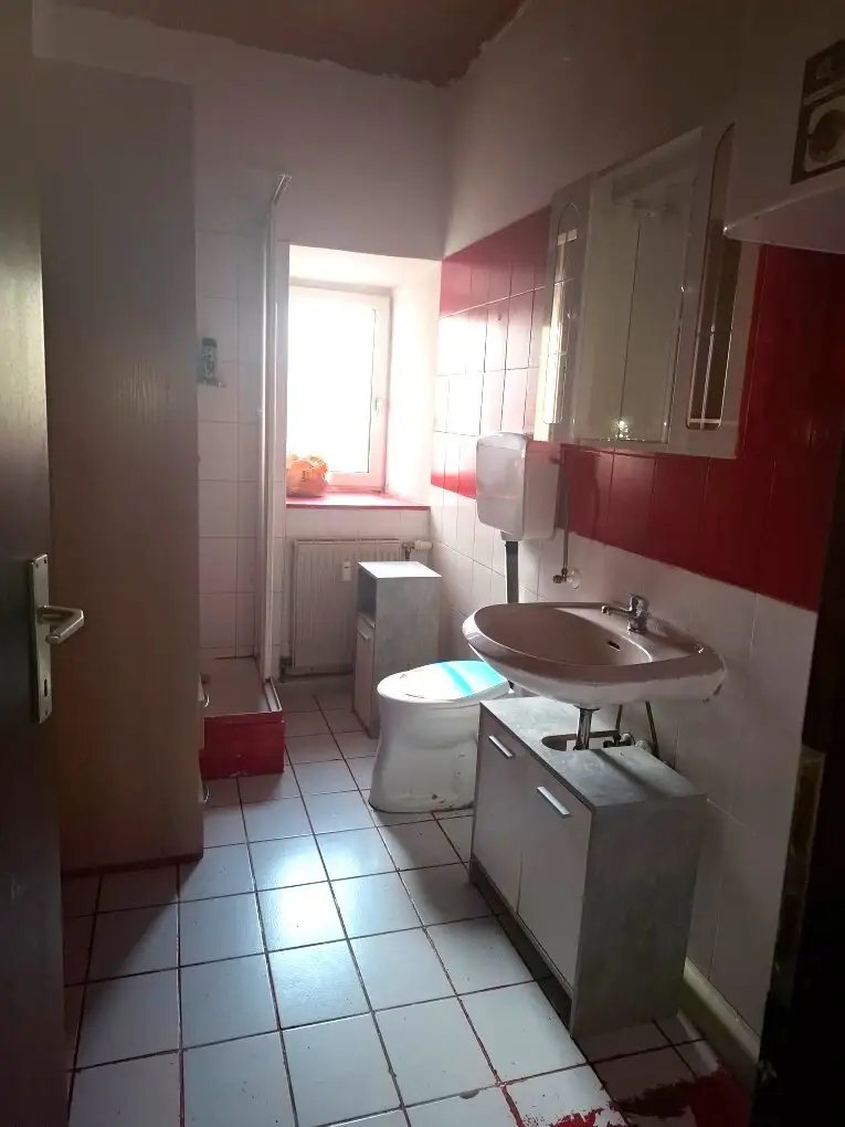 Renovierungsbedürftige 3-Zimmer-Altbau-Wohnung im Zentrum von Trofaiach nahe Leoben !