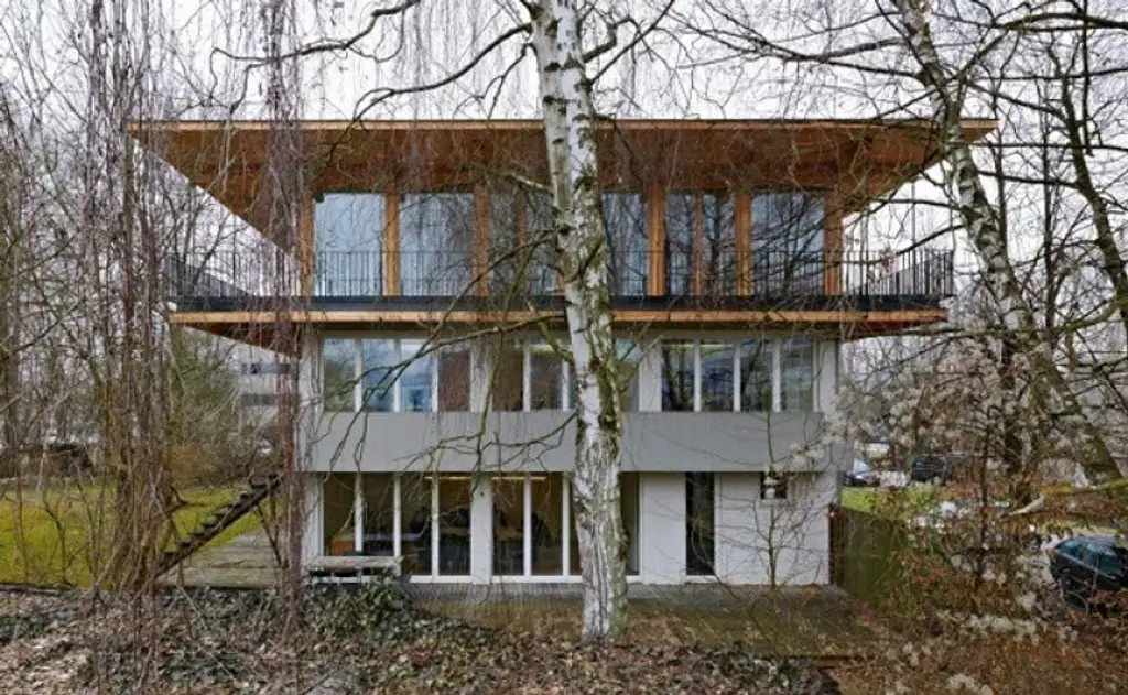Das Traumbüro - komplette, oberste Etage, riesiger Balkon, tolle Architektur, Parkplätze
