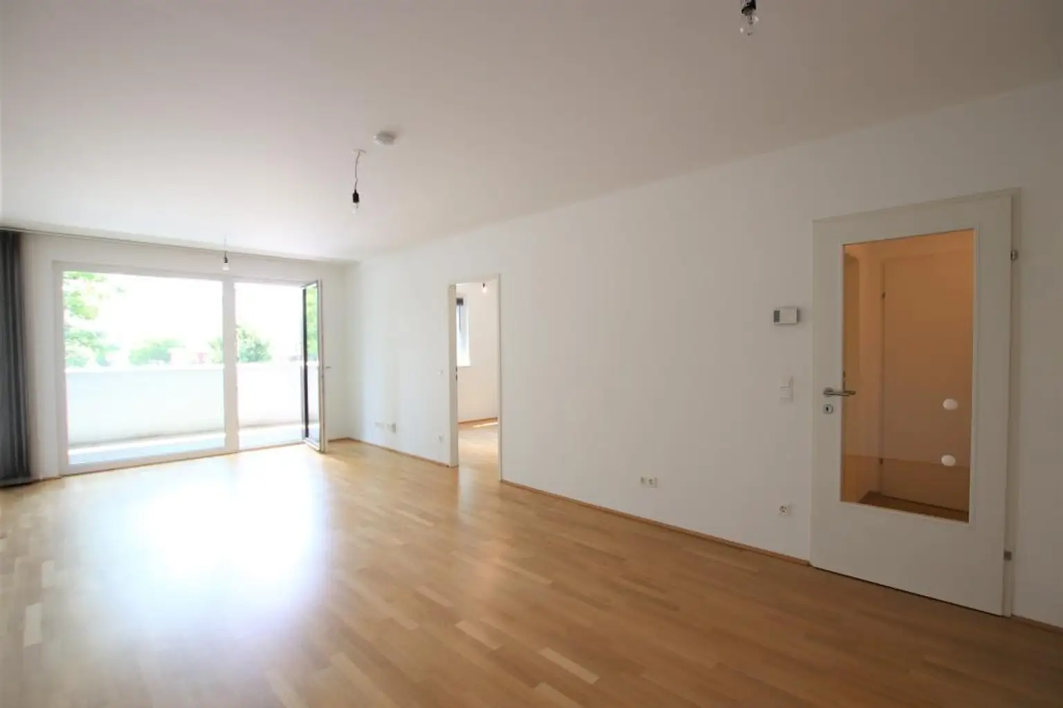 Modern, hell, großer Balkon und Alte Donau ums Eck! -2 Zimmer mit guter Anbindung