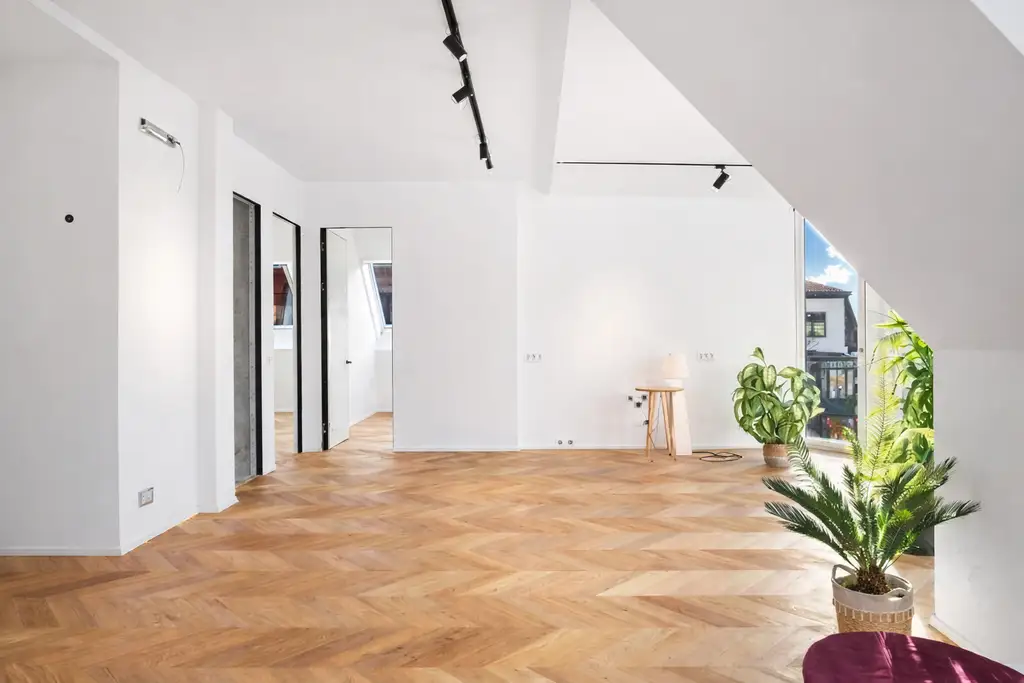EXKLUSIVES PENTHOUSE MIT DACHTERRASSE NAHE SCHÖNBRUNN | ERSTBEZUG | RUHIGE LAGE