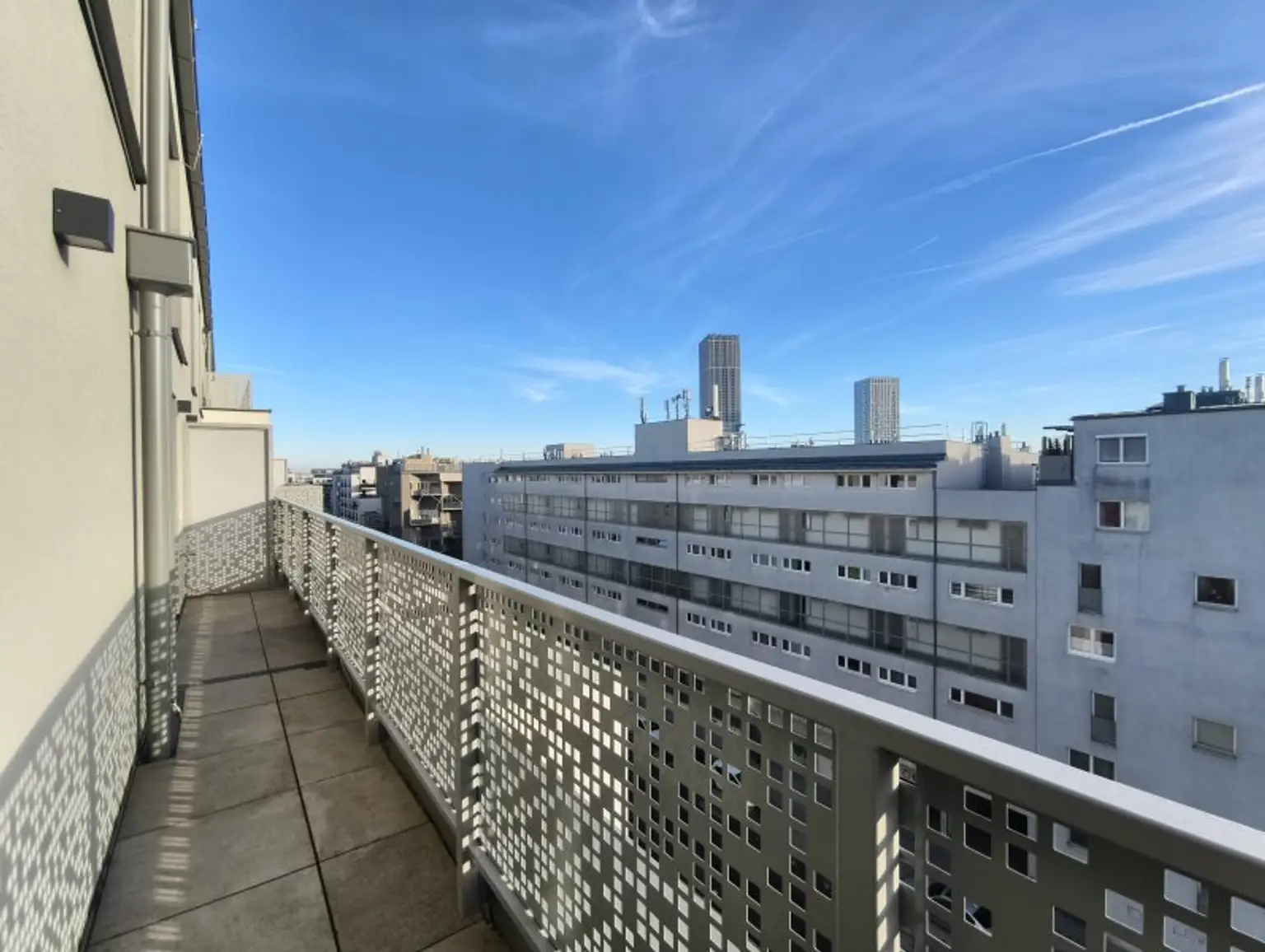 Exklusive 2-Zimmer-Dachgeschosswohnung mit Süd/West-Terrasse – Erstbezug in Toplage Nahe U1 Kagran, Donau Zentrum & Alter Donau