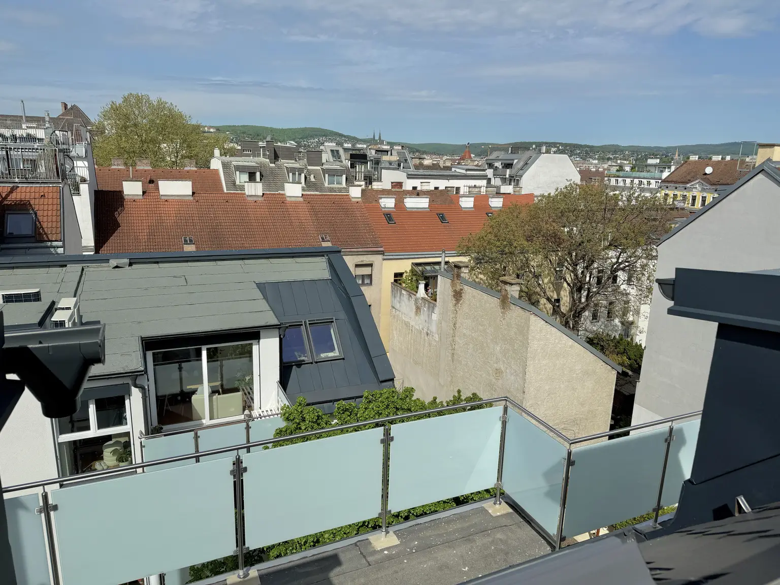 Erstbezug & in Fertigstellung: Exklusive Penthouse DG - Wohnung inkl. Weitsicht, keinen direkten Gegenüber, Luftwärmepumpe inkl. Kühlung!