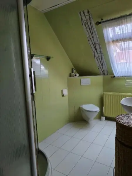Modernes Wohnhaus  mit angrenzender Café-Bar und 2200m2 Grundstück