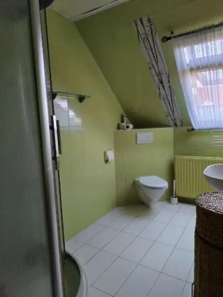 Modernes Wohnhaus  mit angrenzender Café-Bar und 2200m2 Grundstück
