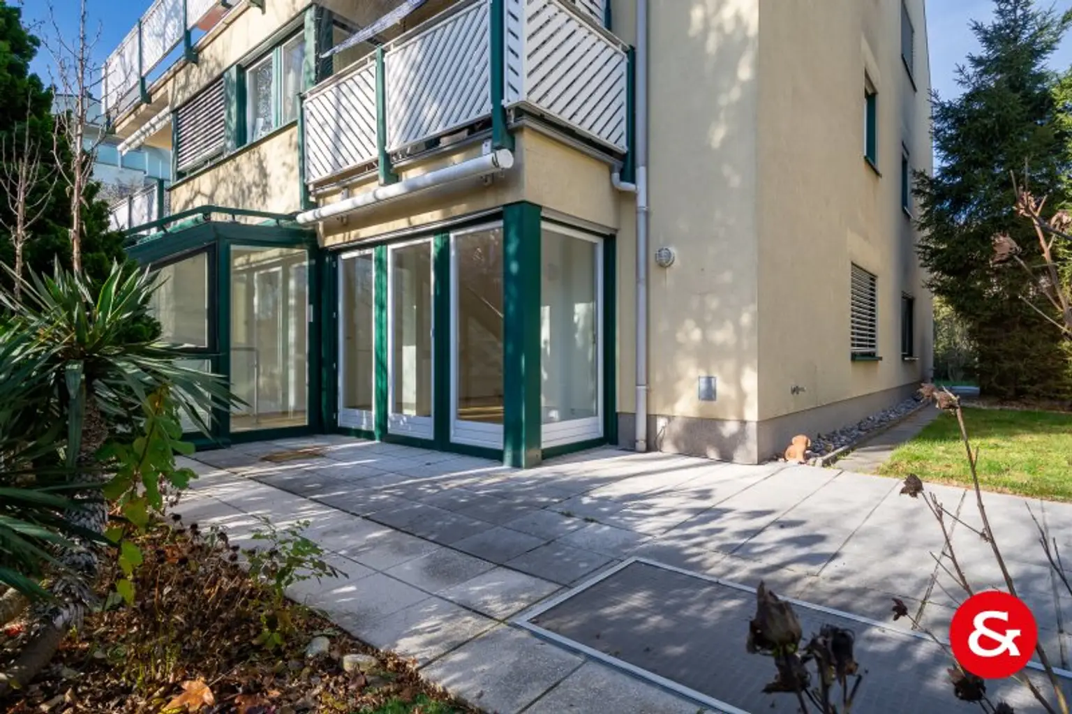 UNBERFISTETE Gartenwohnung mit Hobby/SPA-Ebene und 2 Garagenplätzen!