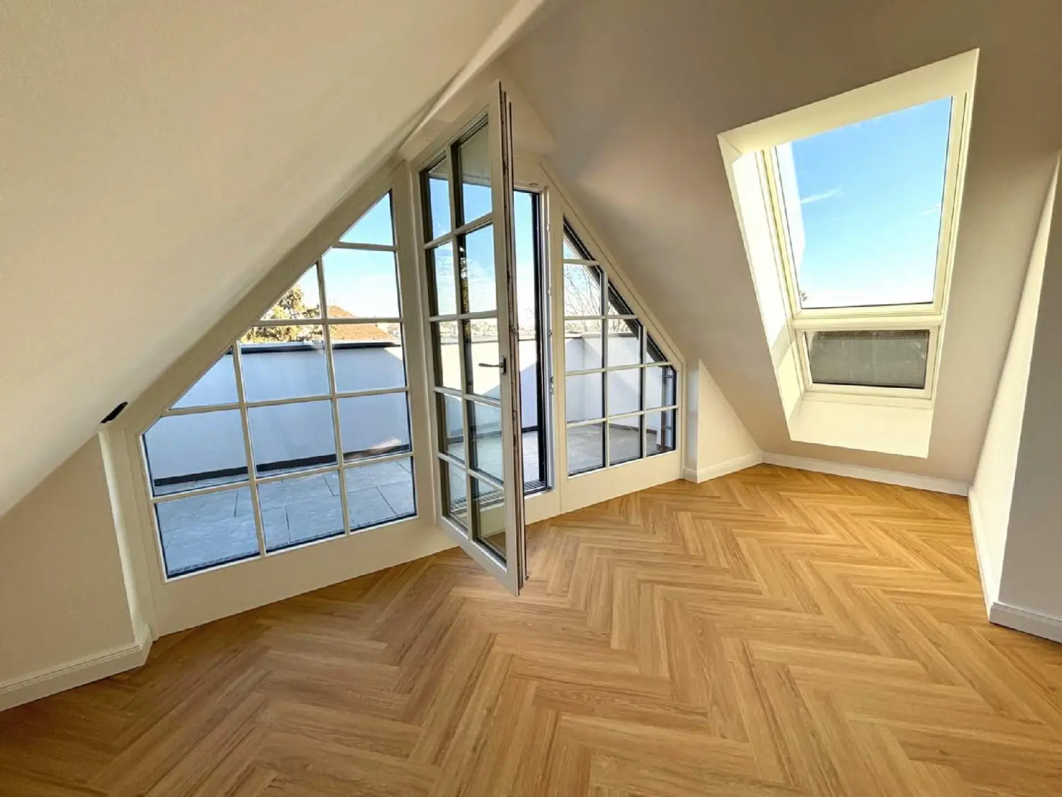 Stilvolle Dachmaisonette mit 3 Terrassen in neu errichteter Stilvilla + Garage 1180 Wien