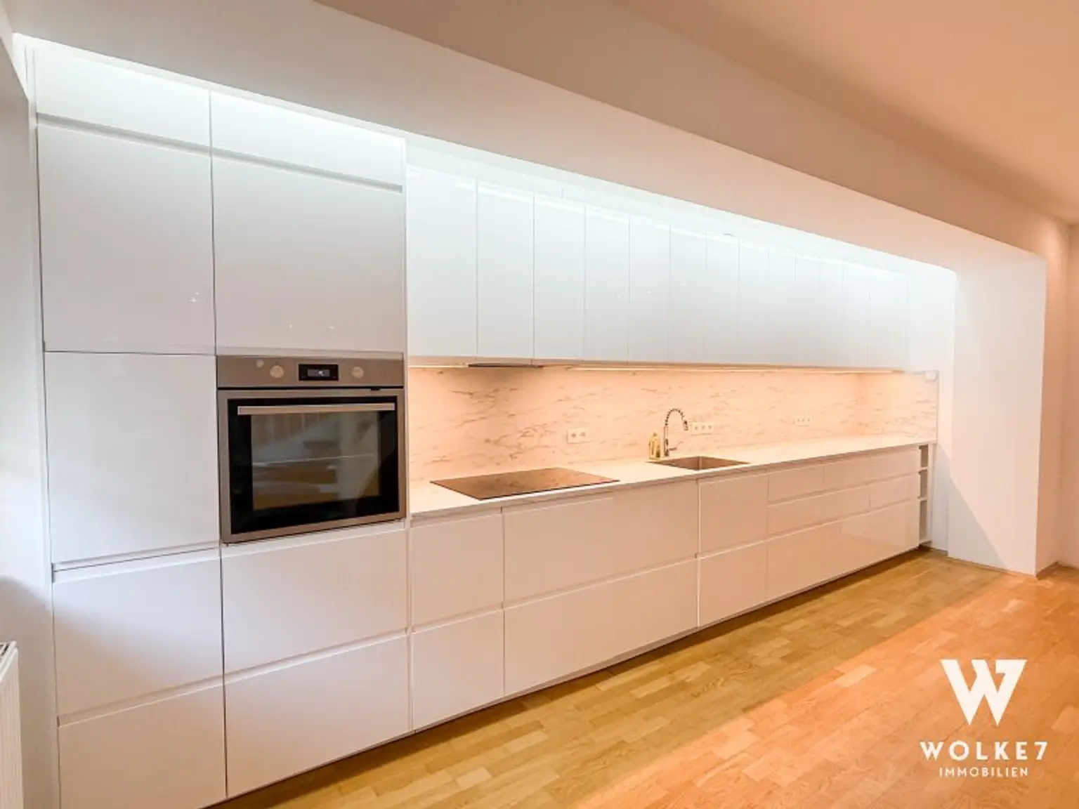 Stilvolle 3–4-Zimmer-Maisonette im Herzen des 9. Bezirks I Exklusives Dachgeschoss-Wohnen I Nähe U4 / U6