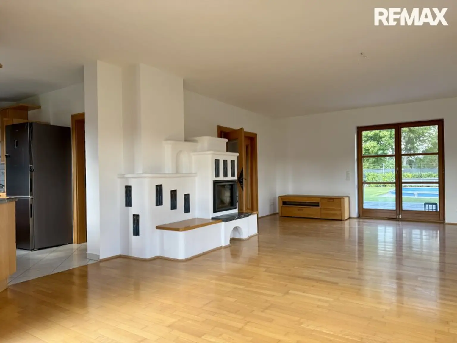 Seenahe Lage mit Badeplatz – Einfamilienhaus am Schloßsee (2. Reihe) inkl. Seezugang, ca. 125 m² Wfl.