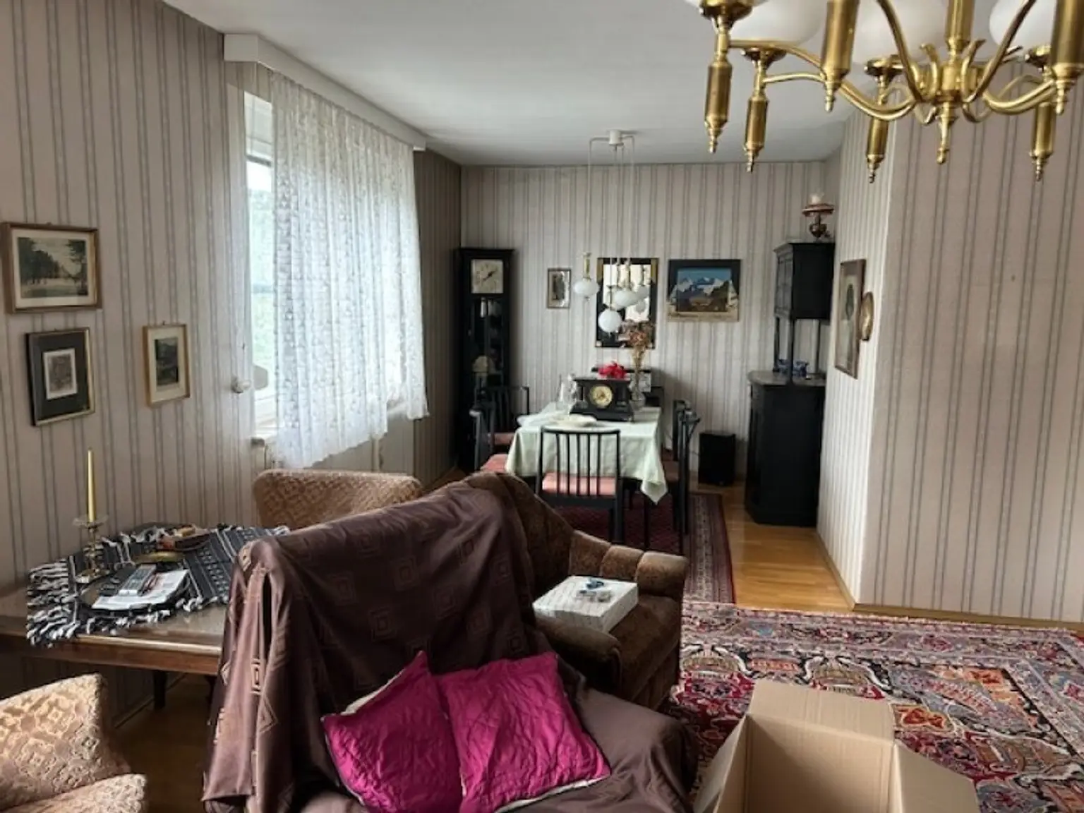 +++ TOP PREIS P.B. - KORNEUBURG, GROSSES 7 ZIMMER EIN -ZWEIFAMILIENHAUS, BENÖTIGT LIEBEVOLLE MODERNISIERUNG, toller Wintergarten und Terrasse Altbaumbestand GARTEN +++