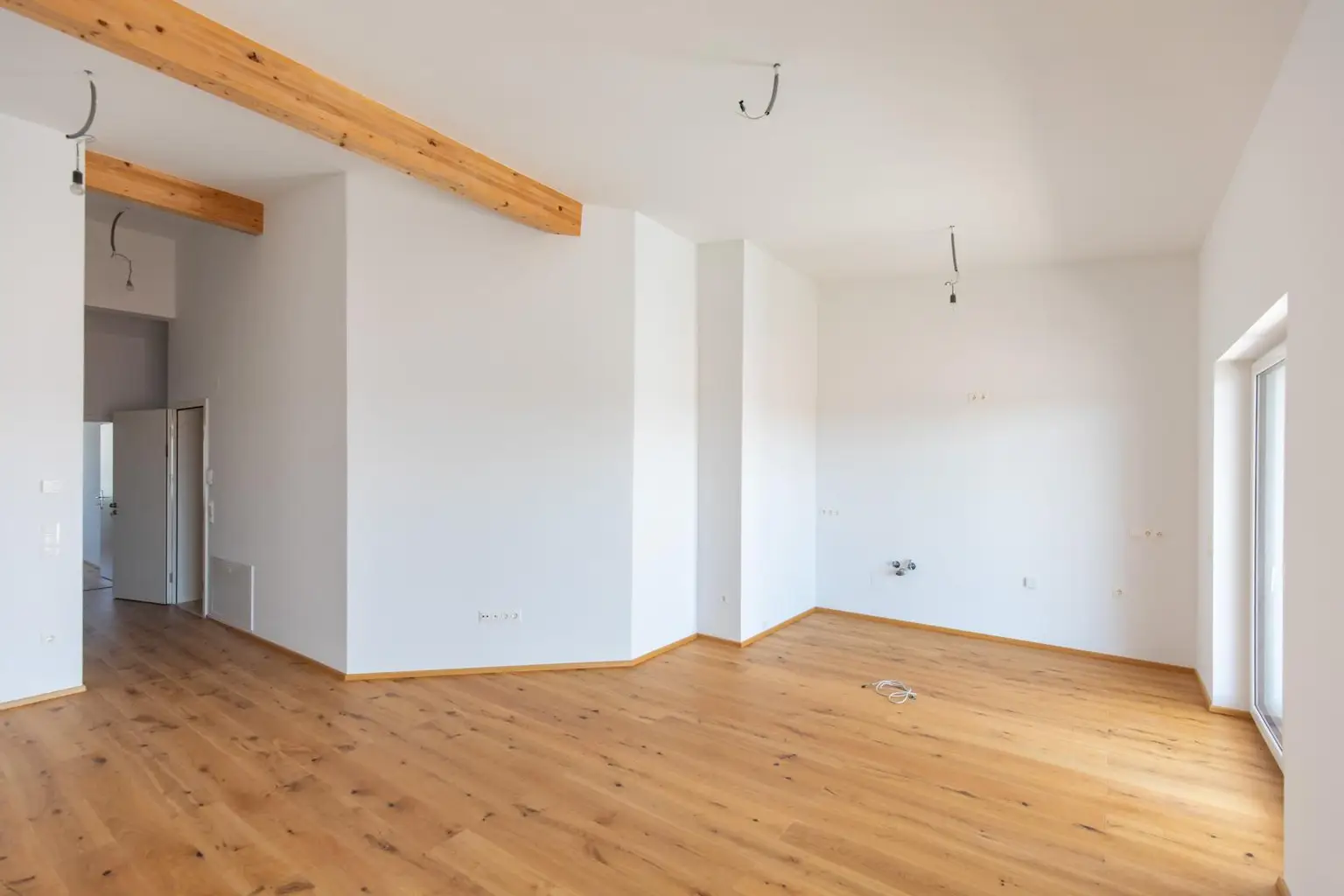 Modern Wohnen mit Balkon, Seeblick und Abstellplatz