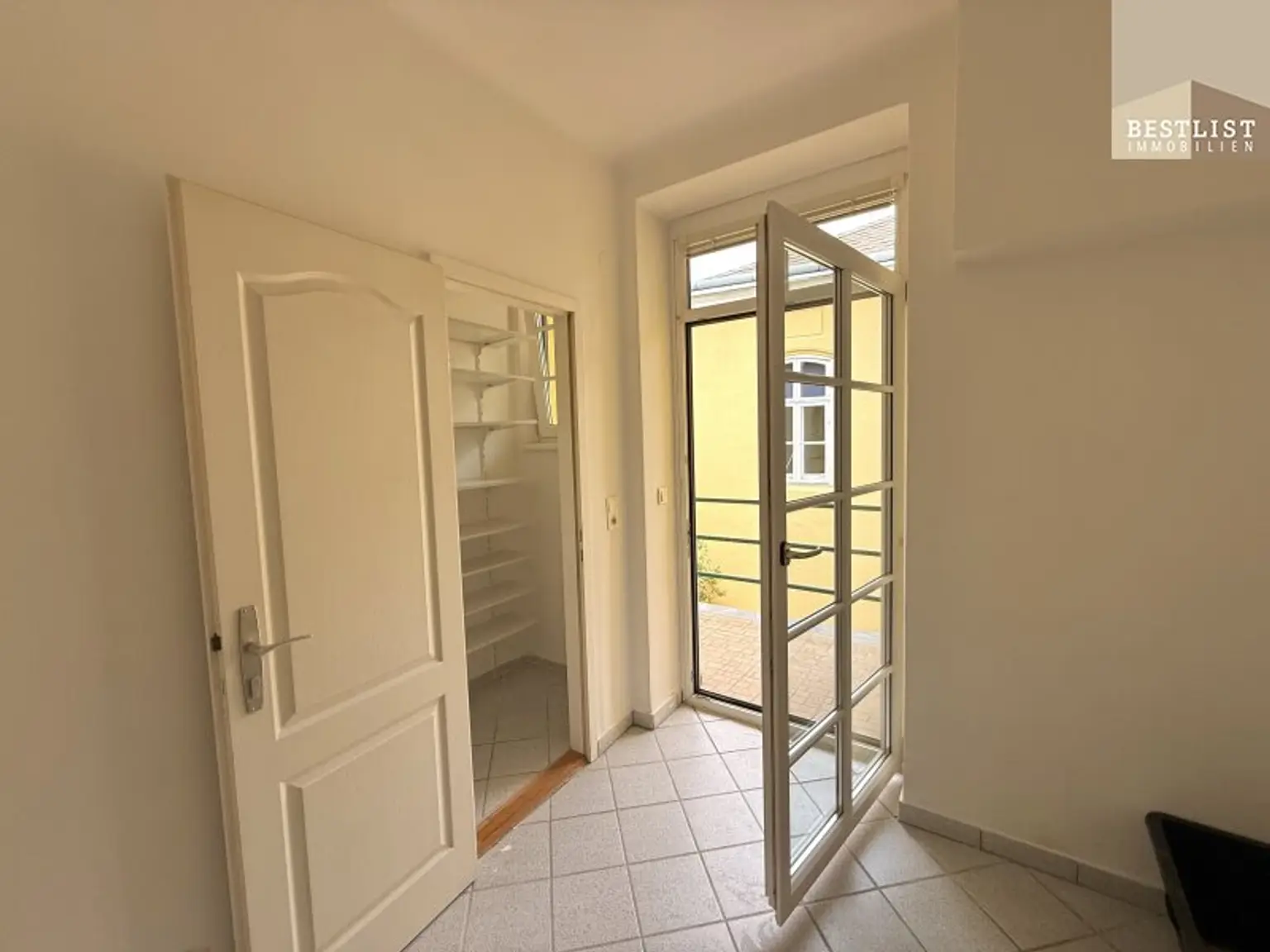Attraktives Zinshaus mit Gewerbefläche und Wohnmöglichkeit in bester Lage!