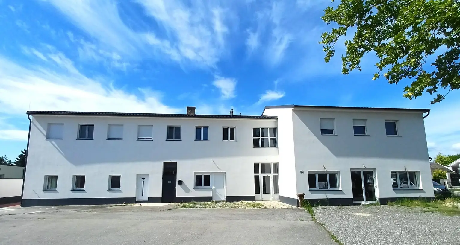 attraktives Anlageobjekt mit 2 WE, 12 Gästezimmern und Gastronomie