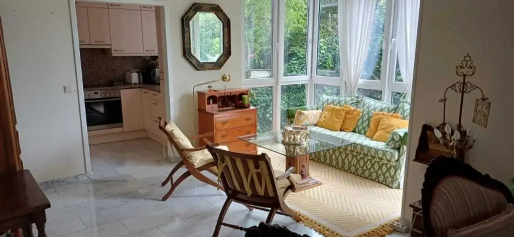 Bestaufgeteilte 99m2 Familienwohnung mit Wintergarten & Balkon ins Grüne! Toplage in Döbling!
