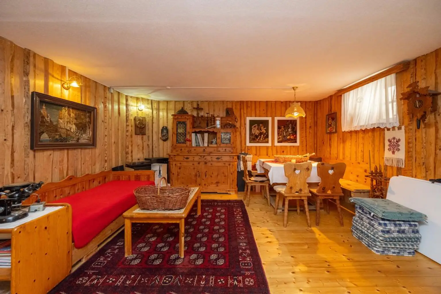 Uneinsehbares Wohnjuwel mit 7.984 m² Grundstück – einzigartiges Naturparadies mit herrlichem Panoramablick am Heuberg in Dietach!
