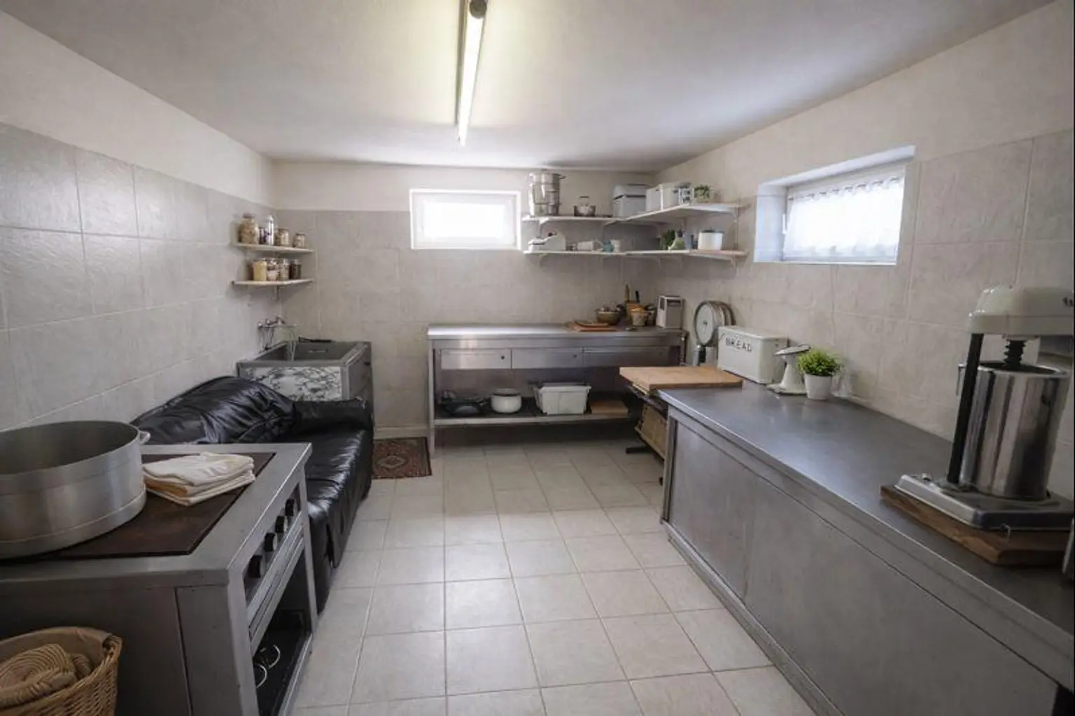 Wirtschaftskueche_im_Kellergeschoss