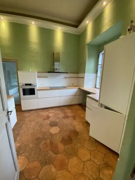 Traumhafte Gartenwohnung in Ebergassing: 140m² gepflegt mit Einbauküche und Badewanne!