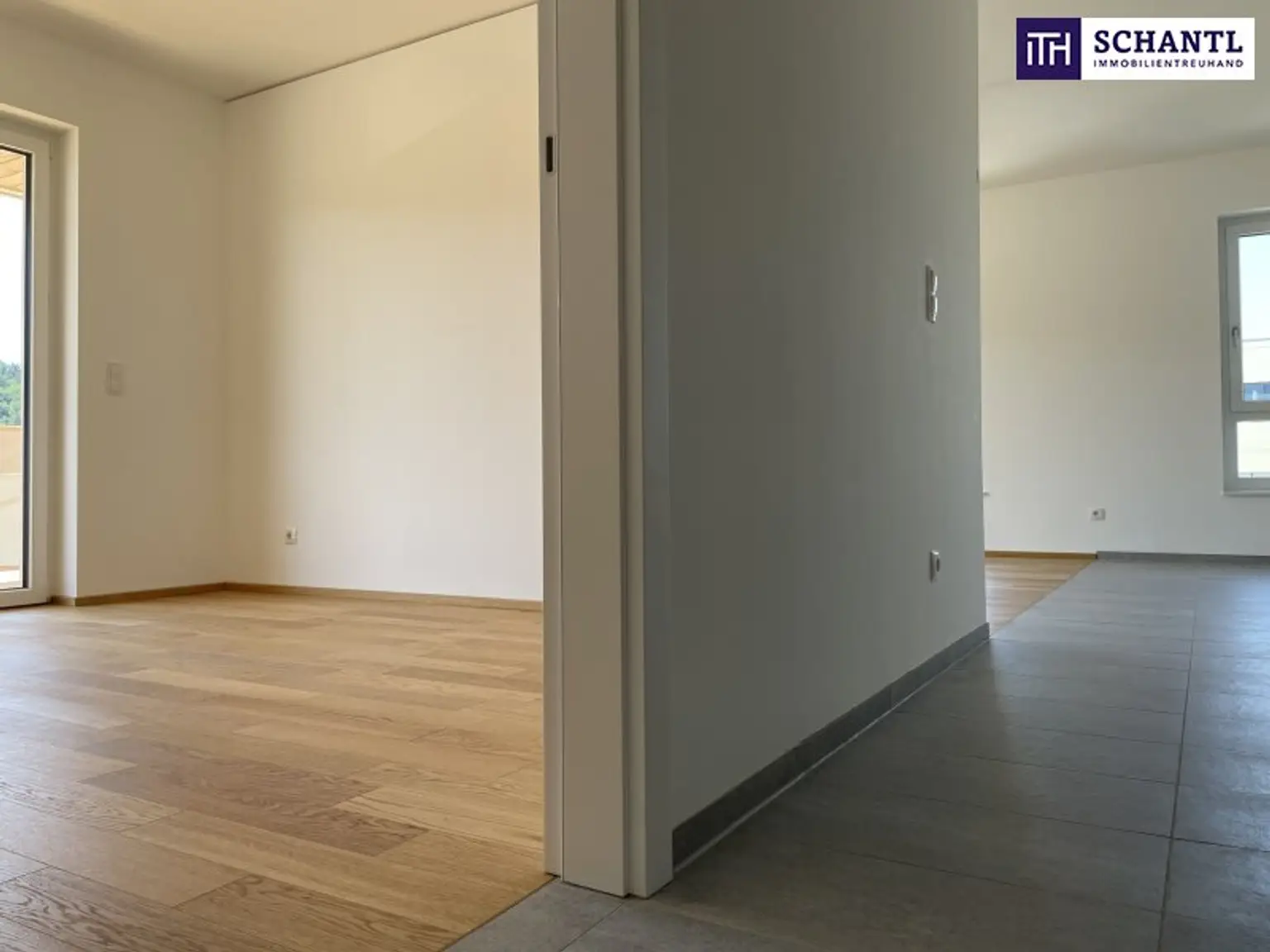 RIESIGE DACHTERRASSE + HOCHWERTIGE AUSSTATTUNG + SÜD/WEST Ausrichtung! + Tiefgarage! Nur 7 Min. von Graz entfernt!!