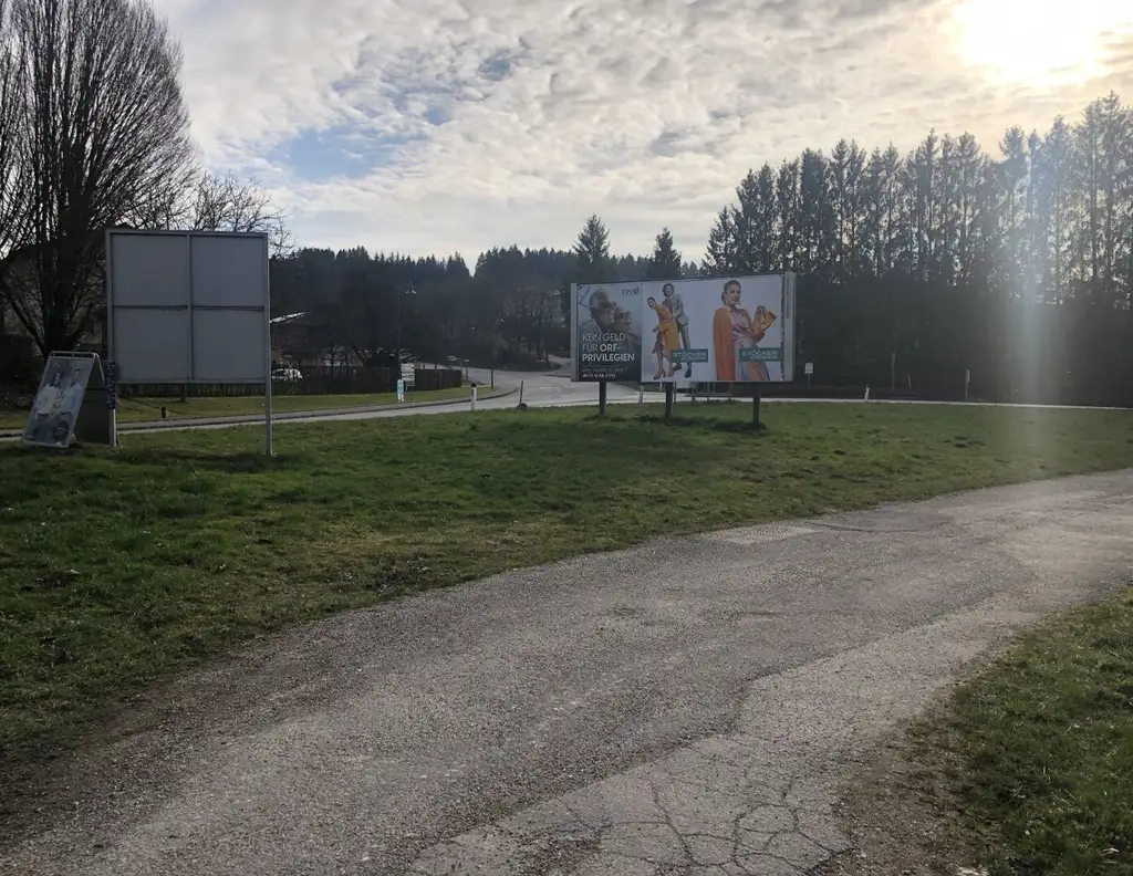 Grundstück mit Widmung "MB" (eingeschränktes gemischtes Baugebiet) in Raab