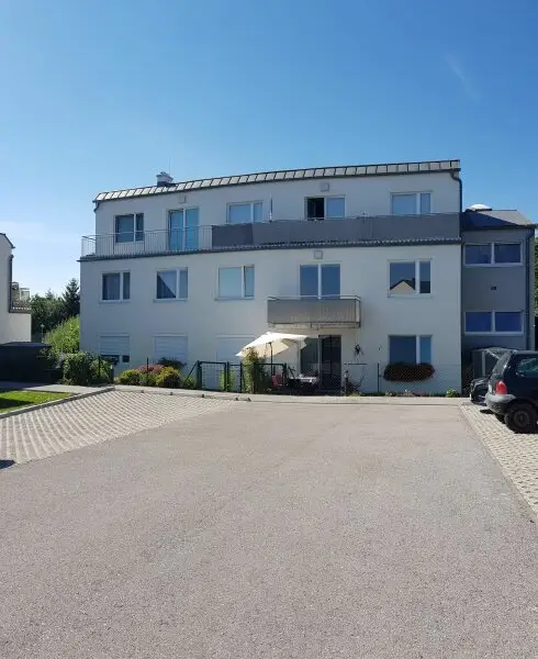 Moderne 2- Zimmer Wohnung mit Balkon und Parkplatz in einer Wohlfühlregion