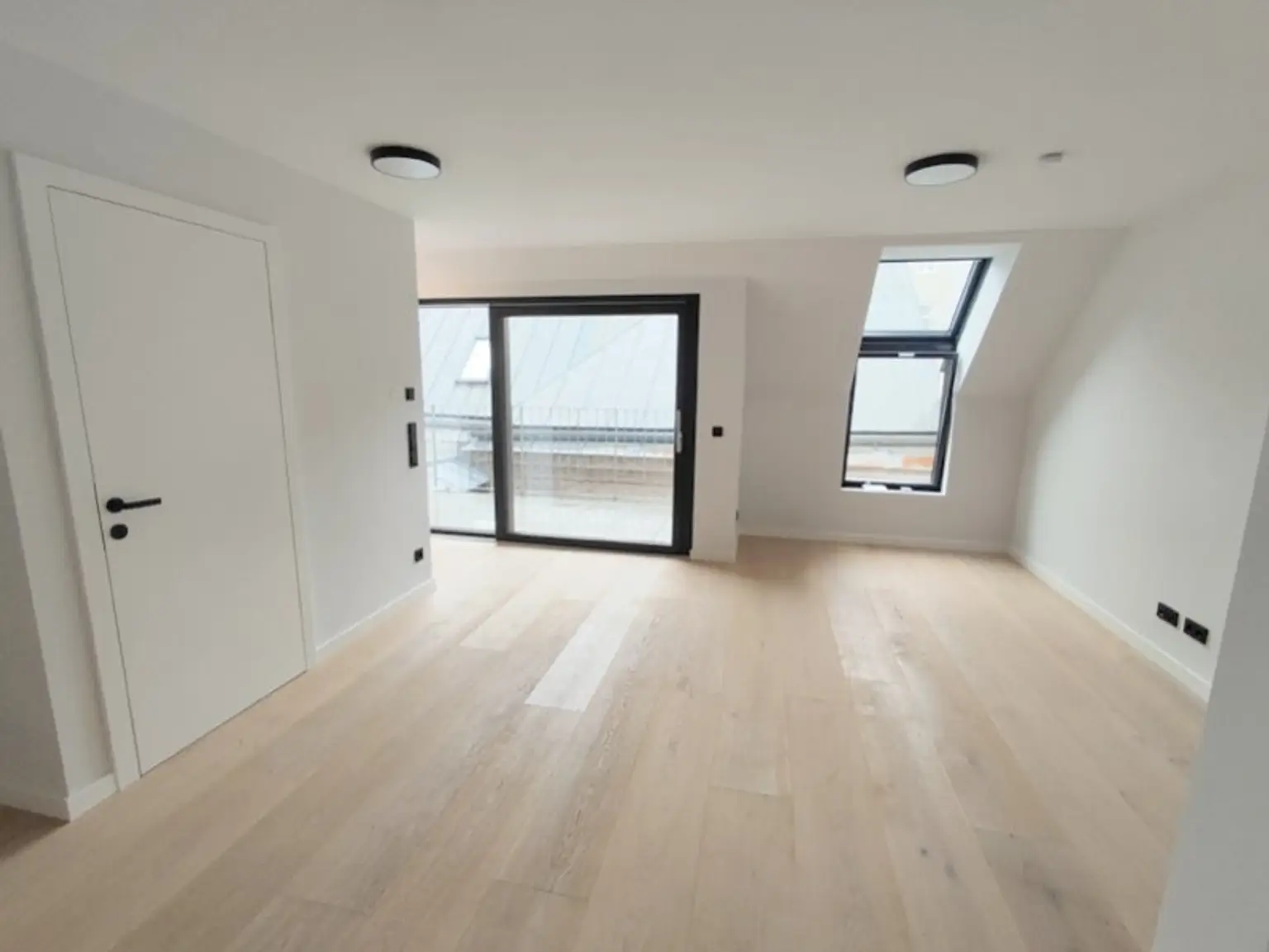 Krongasse! Erstbezug DG-Terrassenwohnung auf liebevoll neu saniertem Altbauhaus - Top16