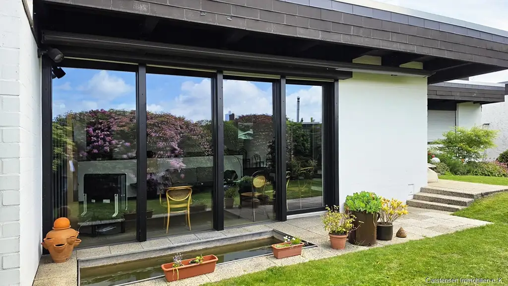 ARCHITEKTEN-BUNGALOW ... FREISTEHEND ... ENERGETISCH SANIERT ... PHOTOVOLTAIK ... SÜDWEST-LAGE