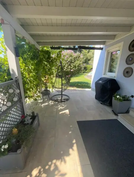 Neuwertiges Traumhaus im Zentrum von Liebenfels: 3 Zimmer, Garten mit fixem Pool & Terrasse Carport  für 499.000 €!