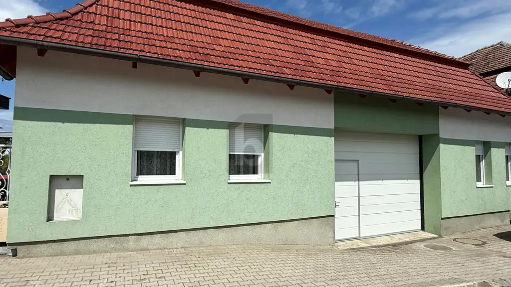 RENOVIERT MIT 2 WOHNEINHEITEN NEBENGEBÄUDE UND GROSSEM STADL