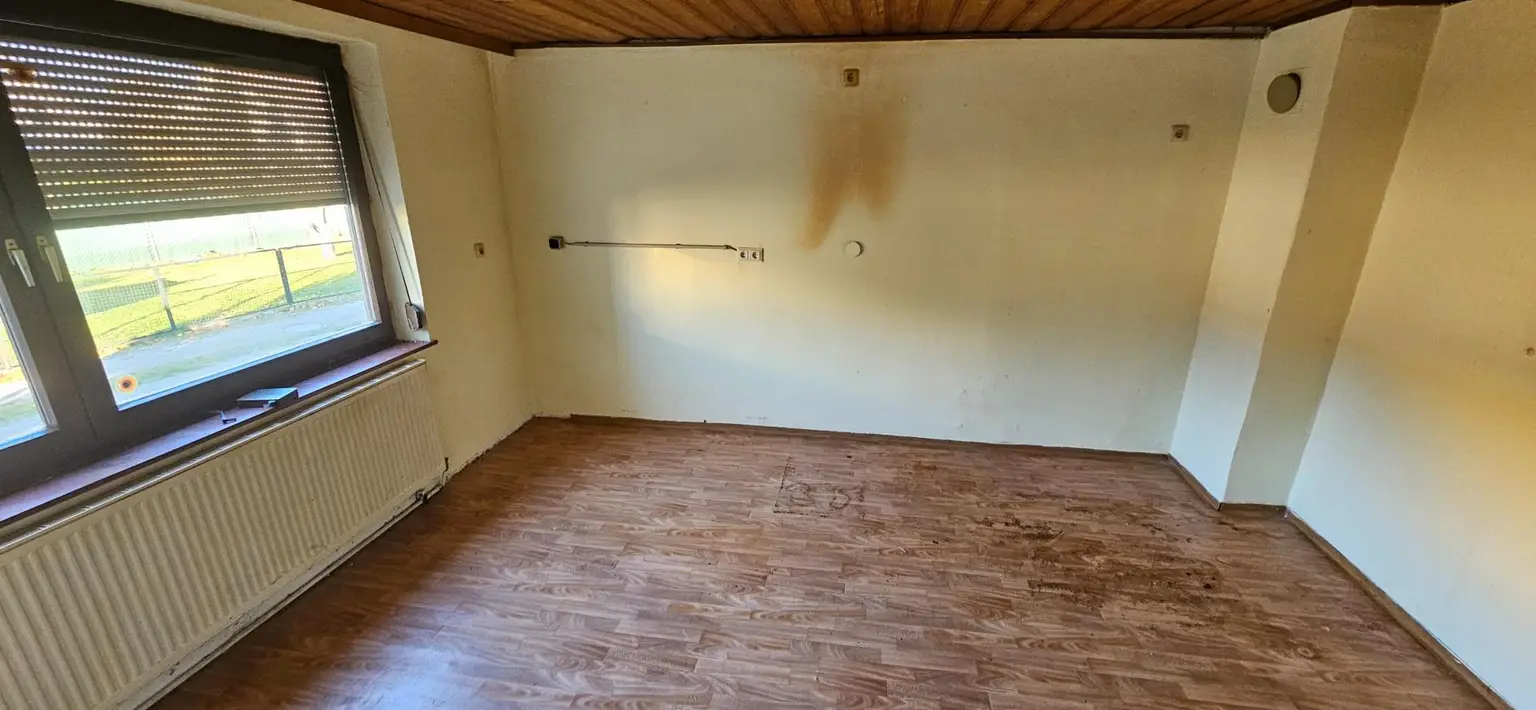 Sanierungsbedürftiges Haus mit Potenzial in attraktiver Lage - ab sofort verfügbar!