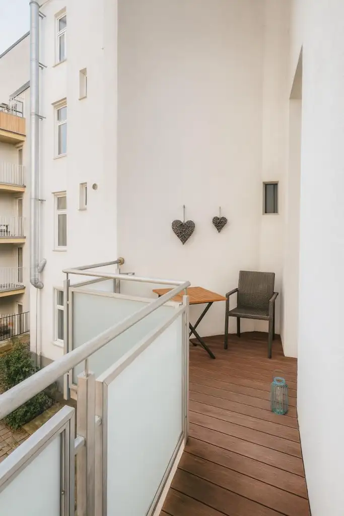 Stilvolle Altbauwohnung mit Balkon in begehrter Lage des 18. Bezirks – unbefristete Miete