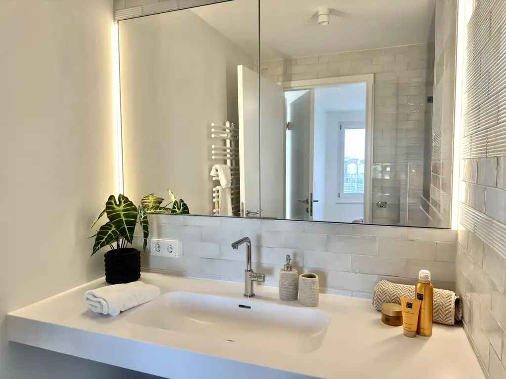 Provisionsfrei: 7. Stock - Laxenburger Straße/Hauptbahnhof - große Zweizimmer-Wohnung