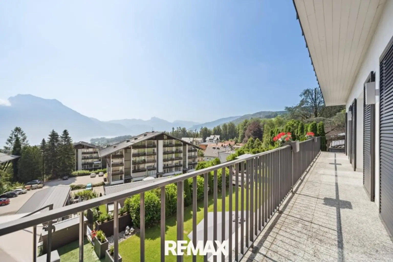 Traunsee und Traunsteinblick vom ersten Stock