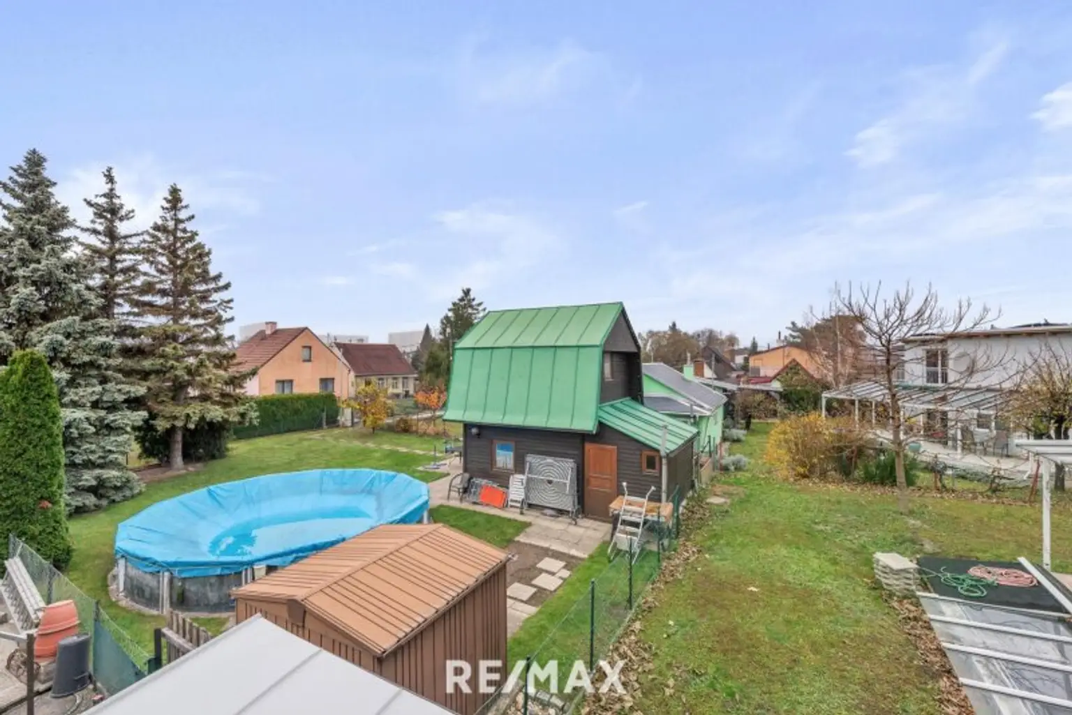 Blick aus Obergeschoss, benachbarte Gärten