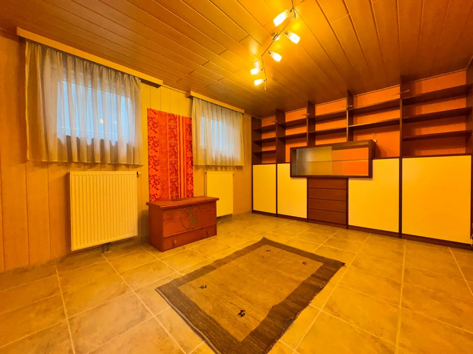 XXL Traum Bungalow mit Kachelofen überdachter Terrasse, Gartenoase, Wohnkeller und Doppelgarage  im Laahfeld /Ansfelden